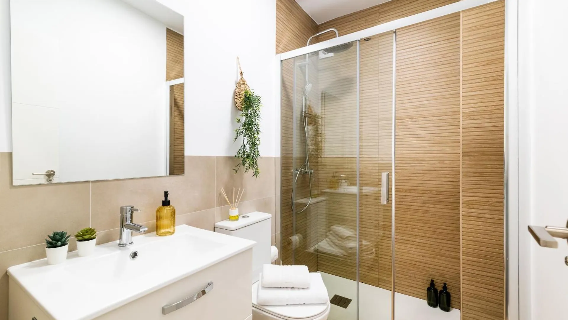 Centro Y Confort: Junto A Corte Ingles Apartment Granada